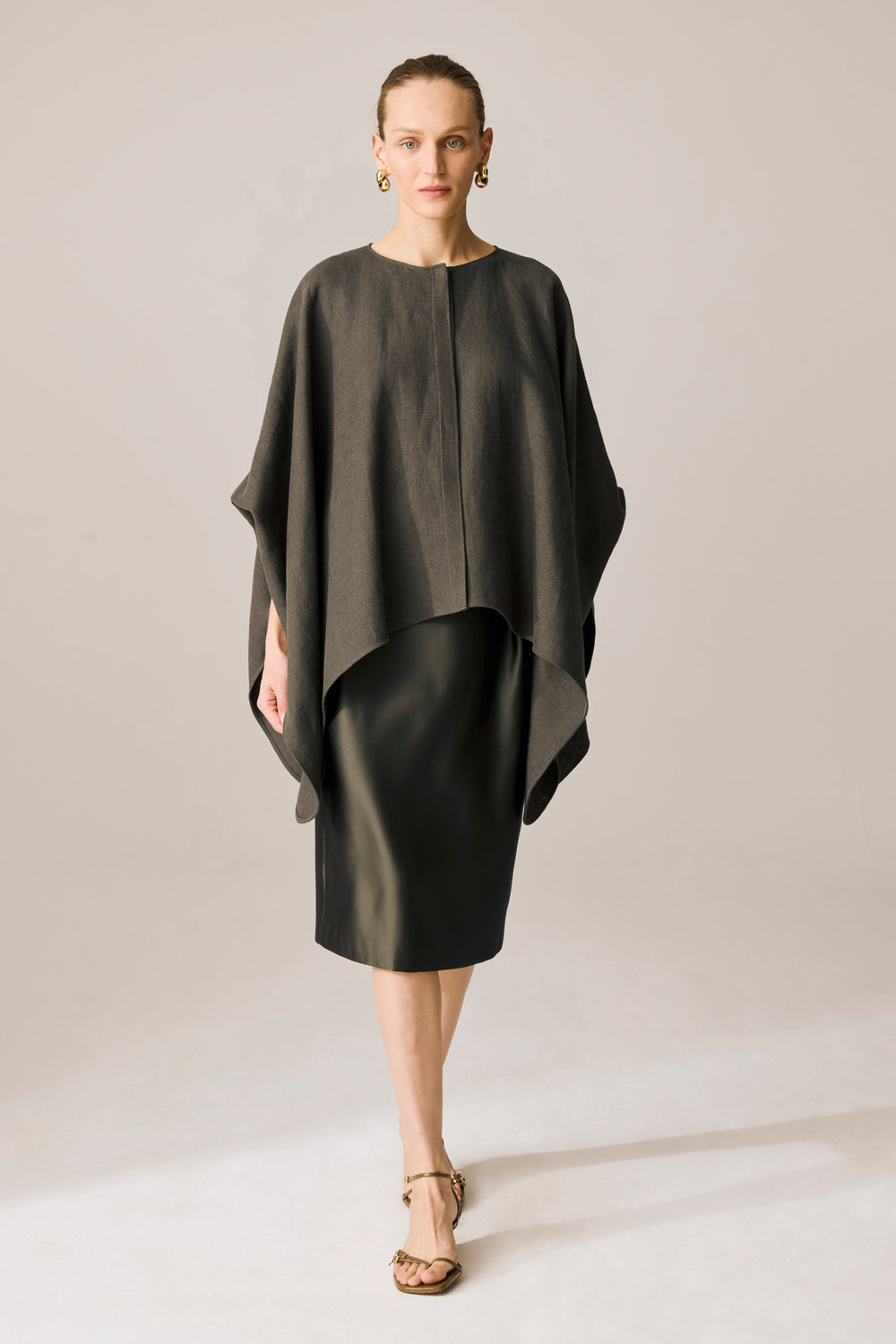 Azraq Linen Cape