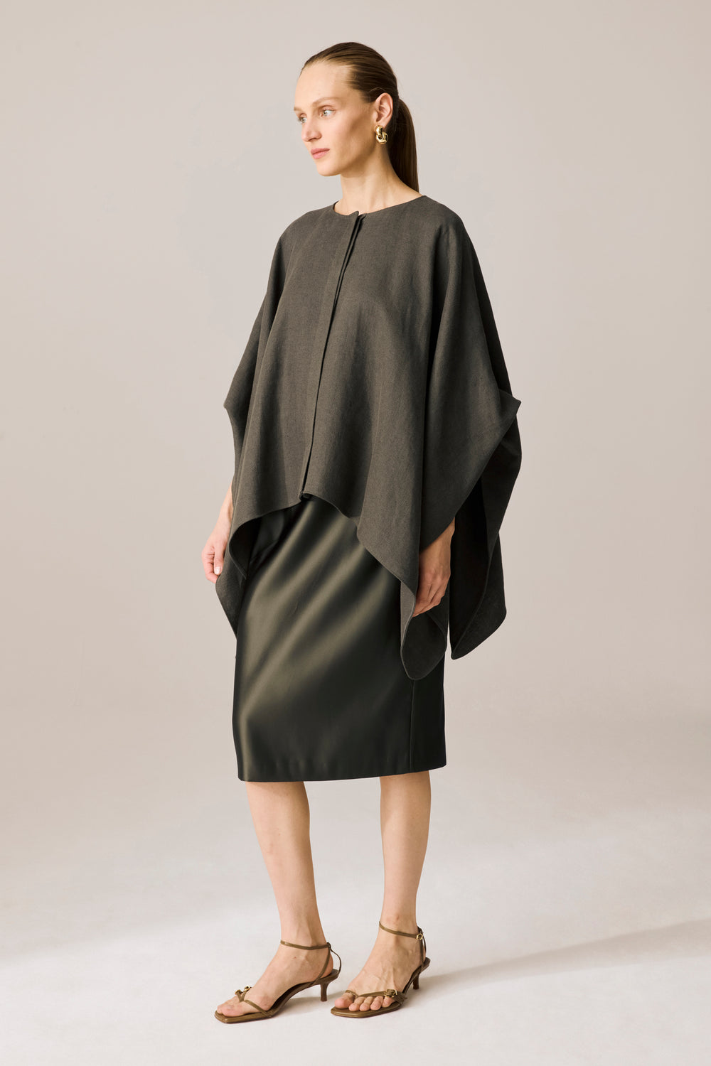 Azraq Linen Cape