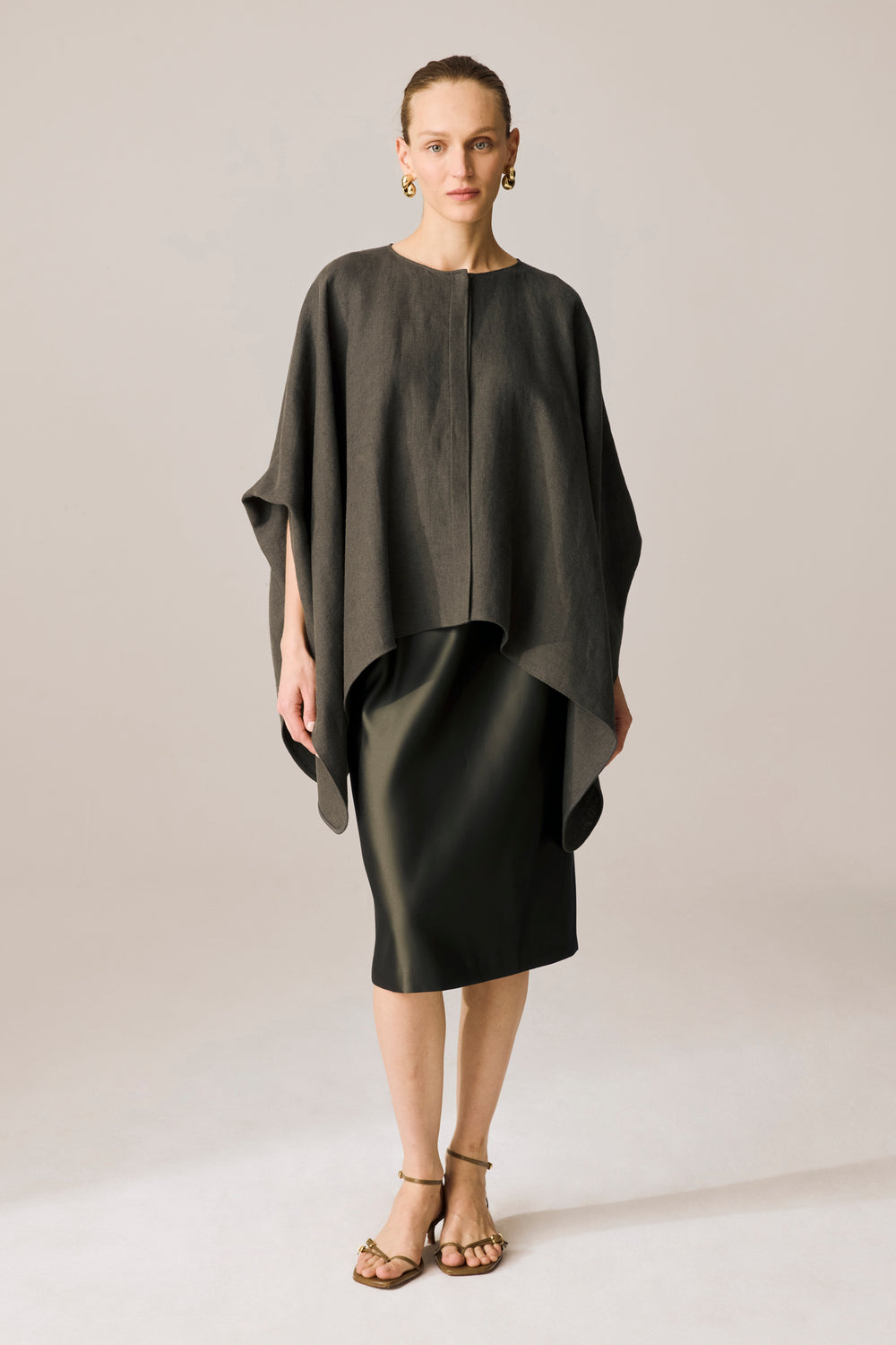 Azraq Linen Cape