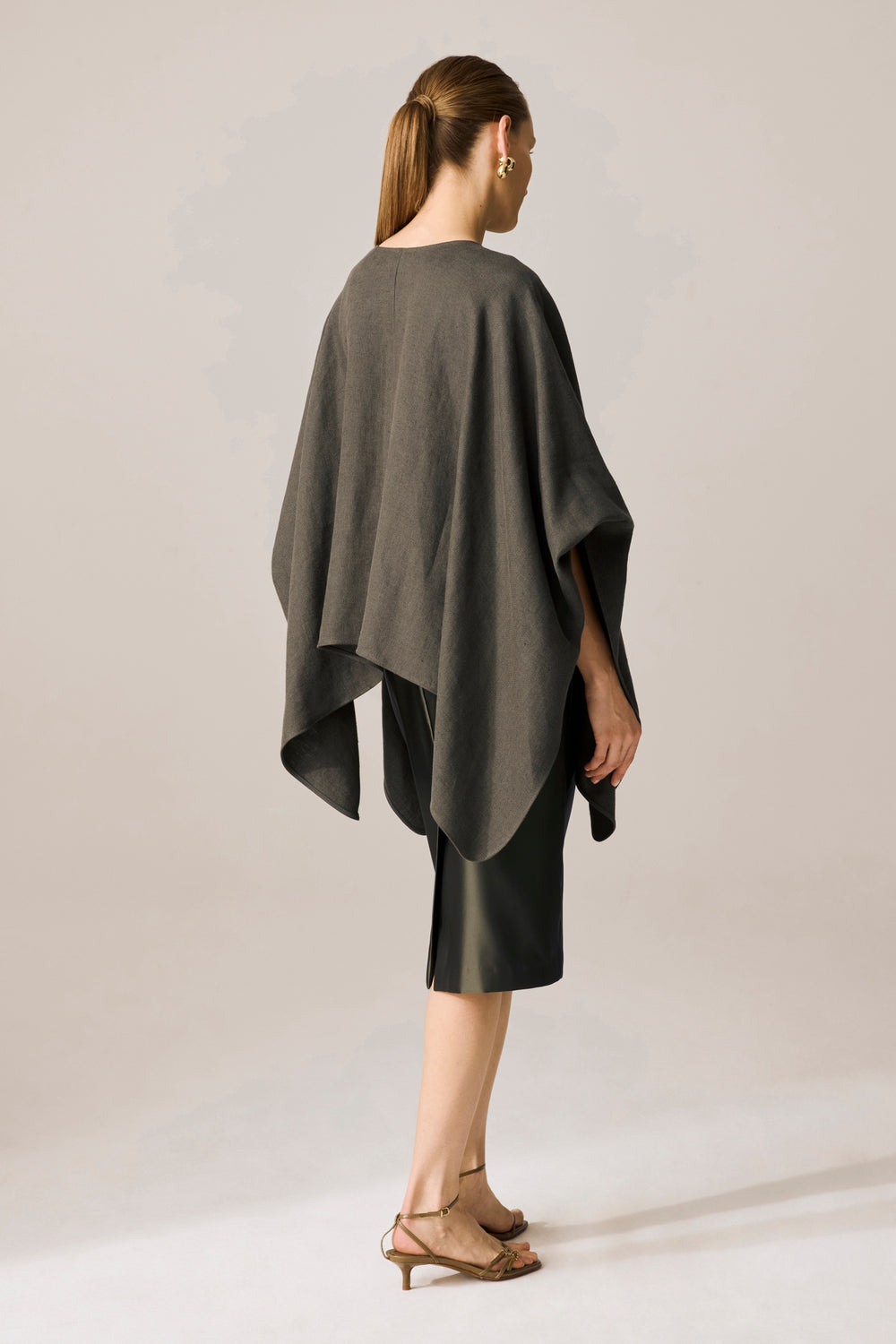 Azraq Linen Cape