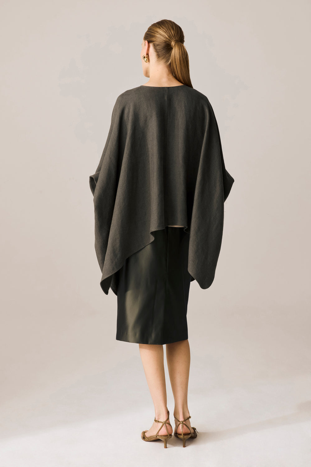 Azraq Linen Cape