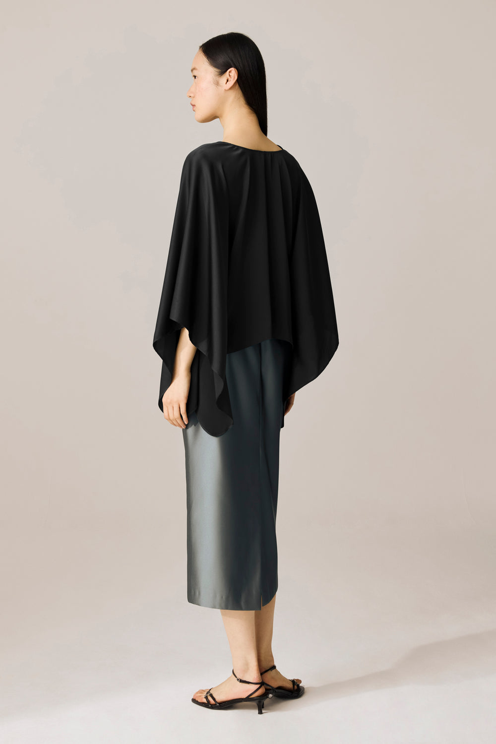 Liwa Cape Top