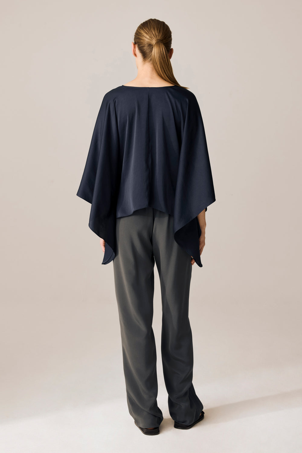 Liwa Cape Top